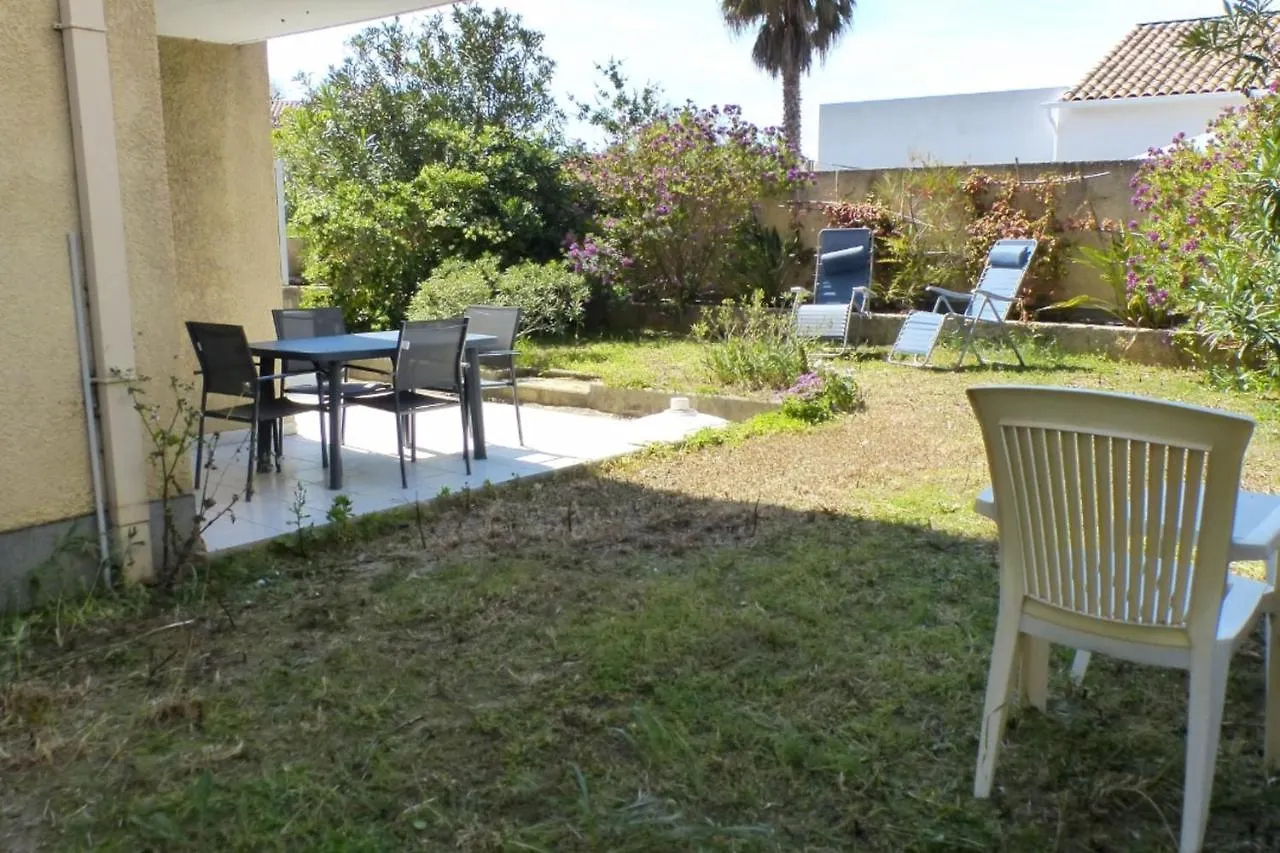 Nice 33 M Apartment With Garden And Terrace Six-Fours-les-Plages